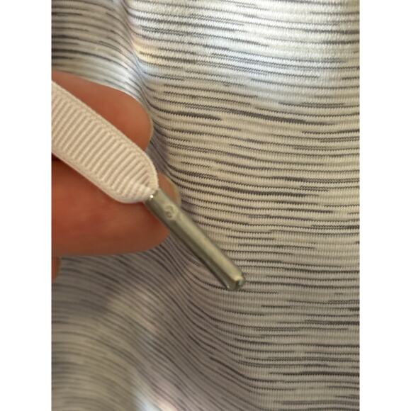 Lululemon On The Fly Shorts Grey Size 6 - Picture 2 of 5